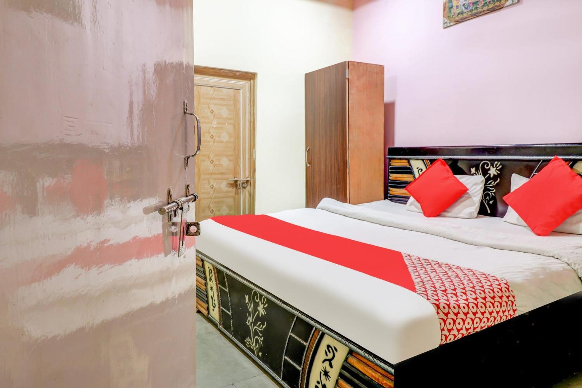 Spot On Siddhi Maa Hotel Gwalior Bagian luar foto